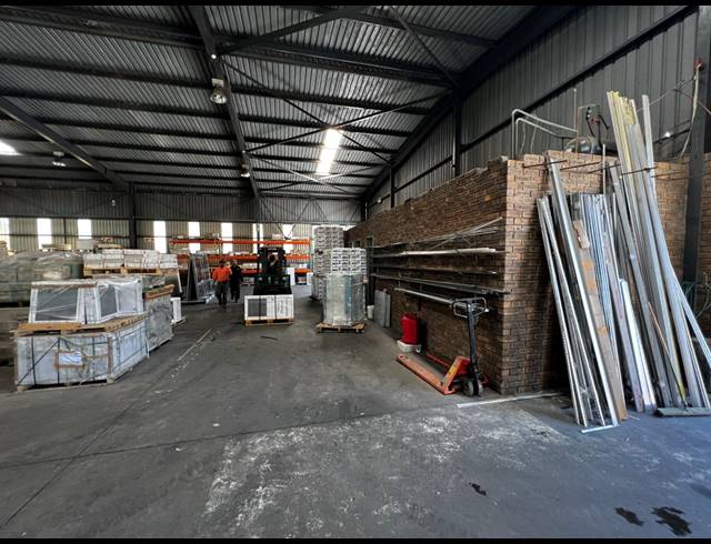 1,273M² WAREHOUSE FOR SALE IN AIRPORT INDUSTRIA